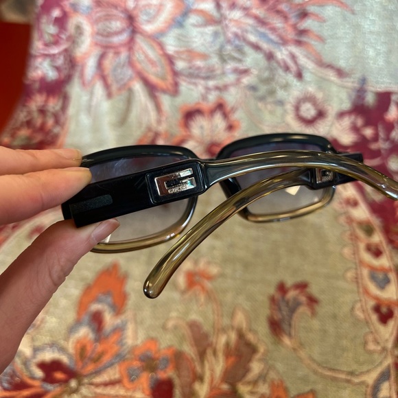 Vintage Gucci Sunglasses - Picture 4 of 7